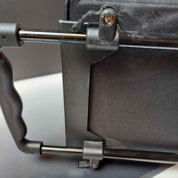 Hello Kitty roll on duffel locking handle carry on - Picture 5 of 6